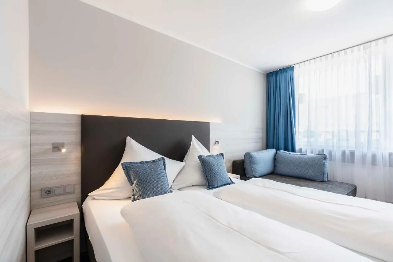Westend Hotel Munich 3*,